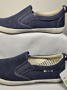 Taos Dandy Sz 7.5 Navy Blue Slip-On Flats NEW